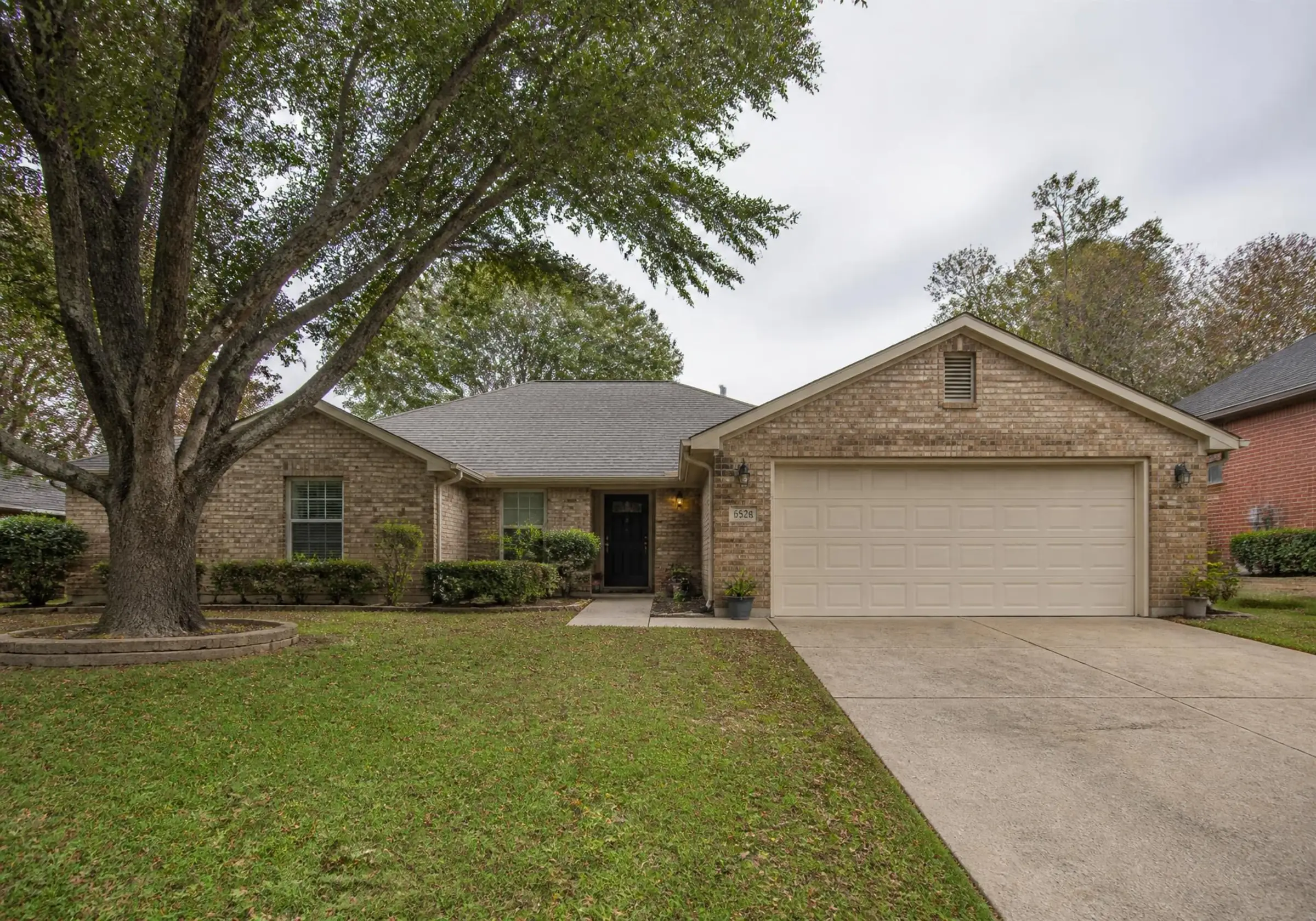 Single family home in a Dallas, Texas neighborhood